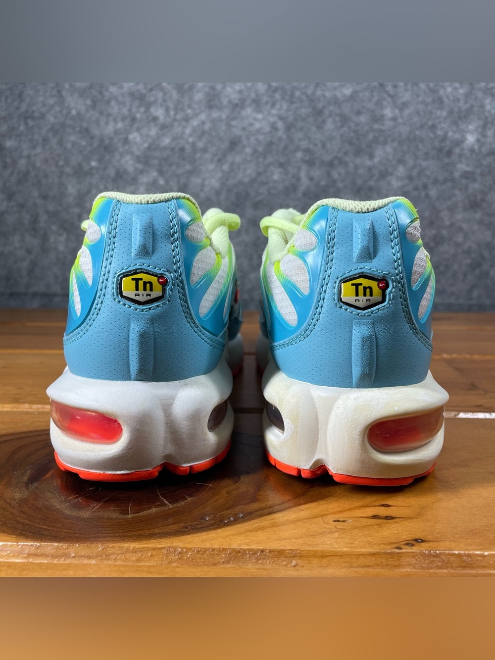 Nike Air Max Plus TN GS Size 6Y / Womens 7.5 White Blue Volt Orange CJ9930-400 - Picture 11 of 16